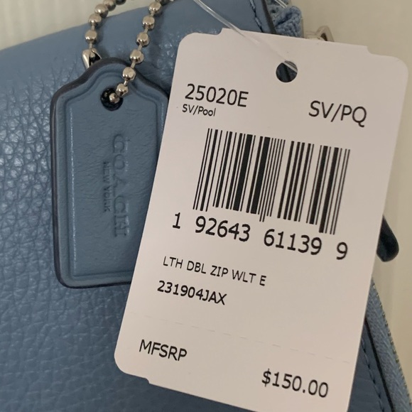 Coach wristlet - Picture 1 of 3